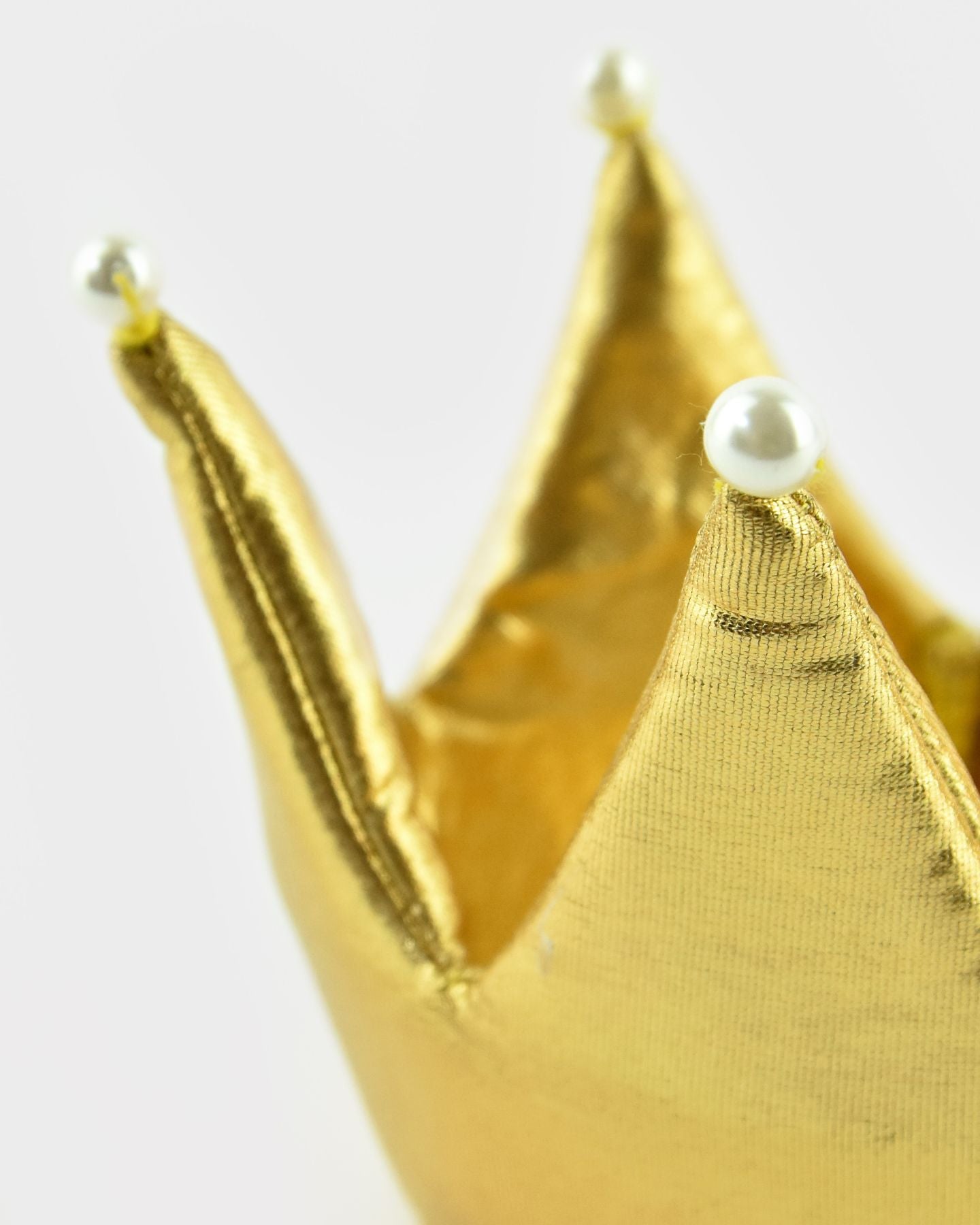 CORONA ORO IN TESSUTO E PERLE